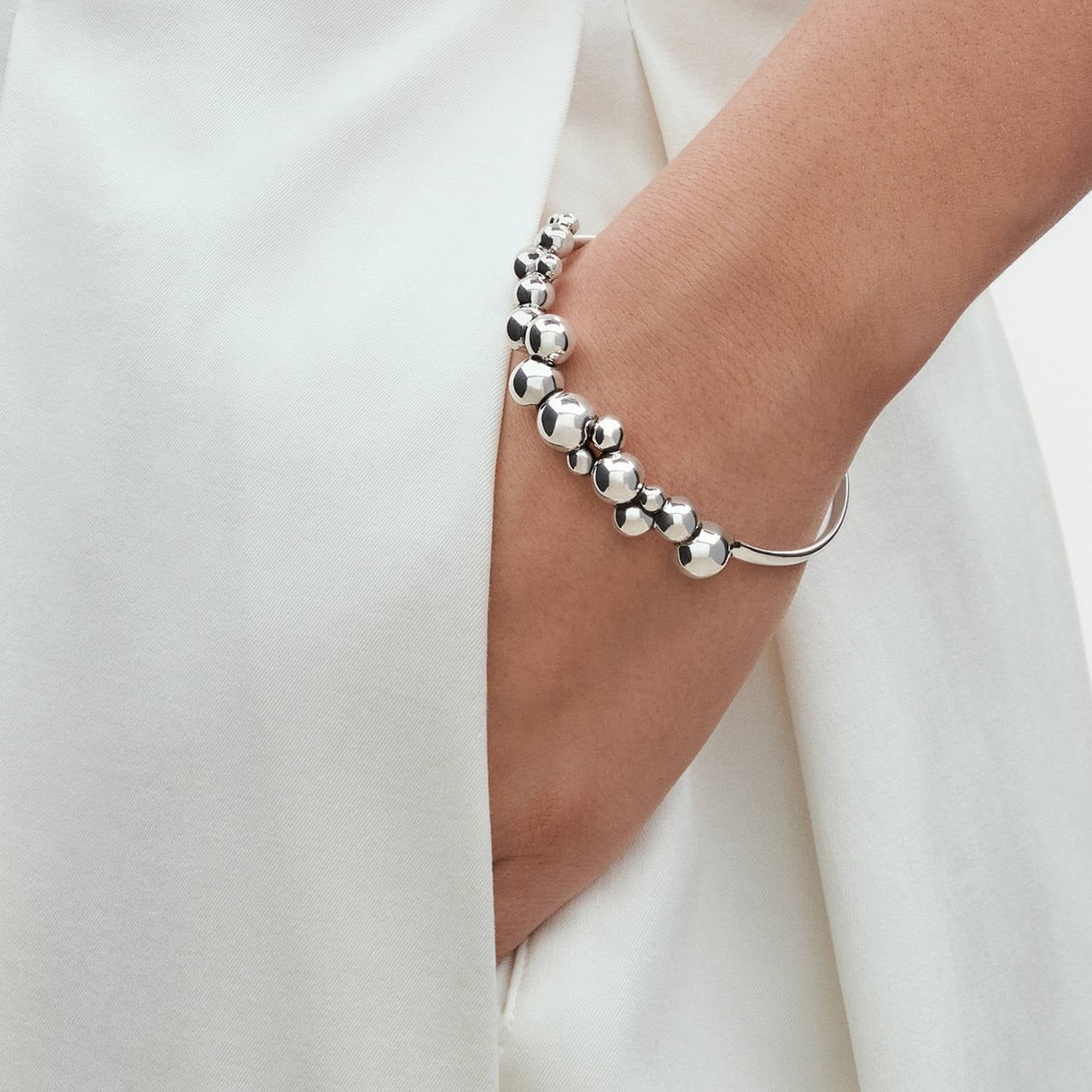 DETAIL243799